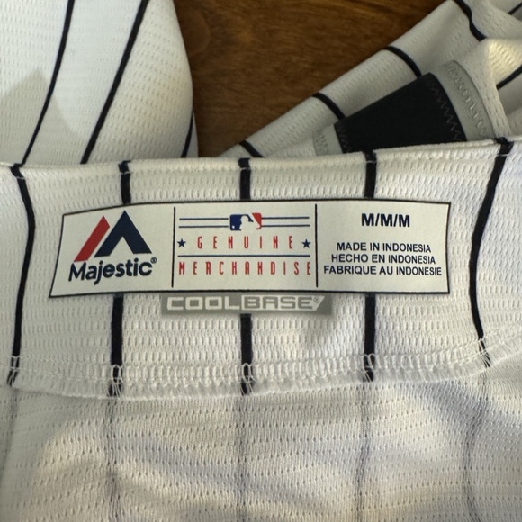 Majestic "Chicago White Sox - Moncada" Medium Short Sleeve Baseball Jersey - EUC - Picture 4 of 5